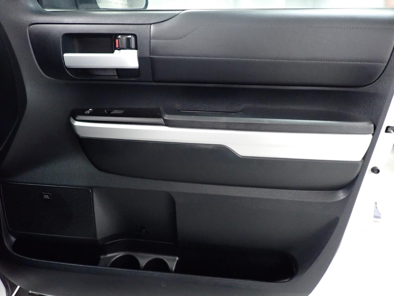 Toyota Tundra Limited 5.7L FFV CrewMax 4WD 2017