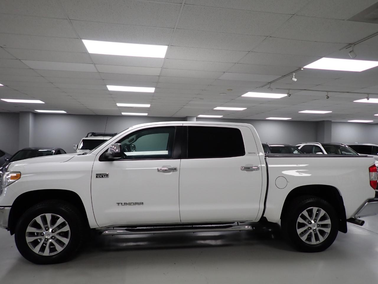 Toyota Tundra Limited 5.7L FFV CrewMax 4WD 2017
