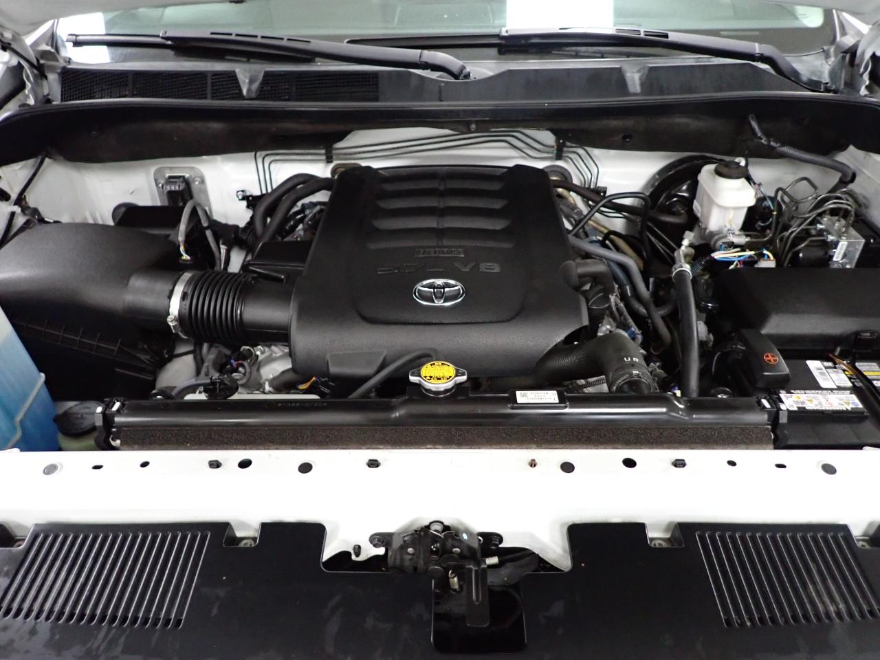 Toyota Tundra Limited 5.7L FFV CrewMax 4WD 2017