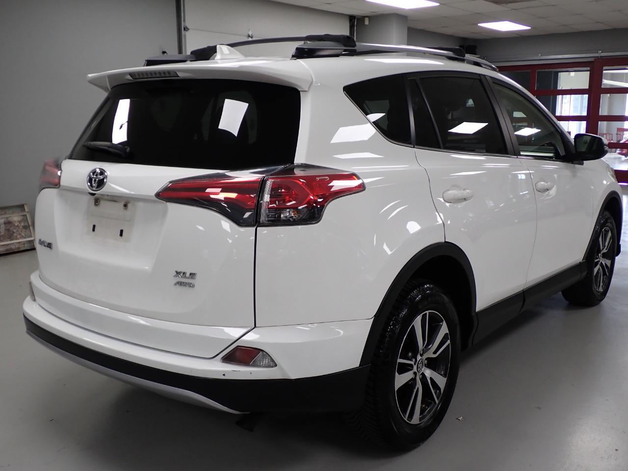 Toyota RAV4 XLE AWD 2018