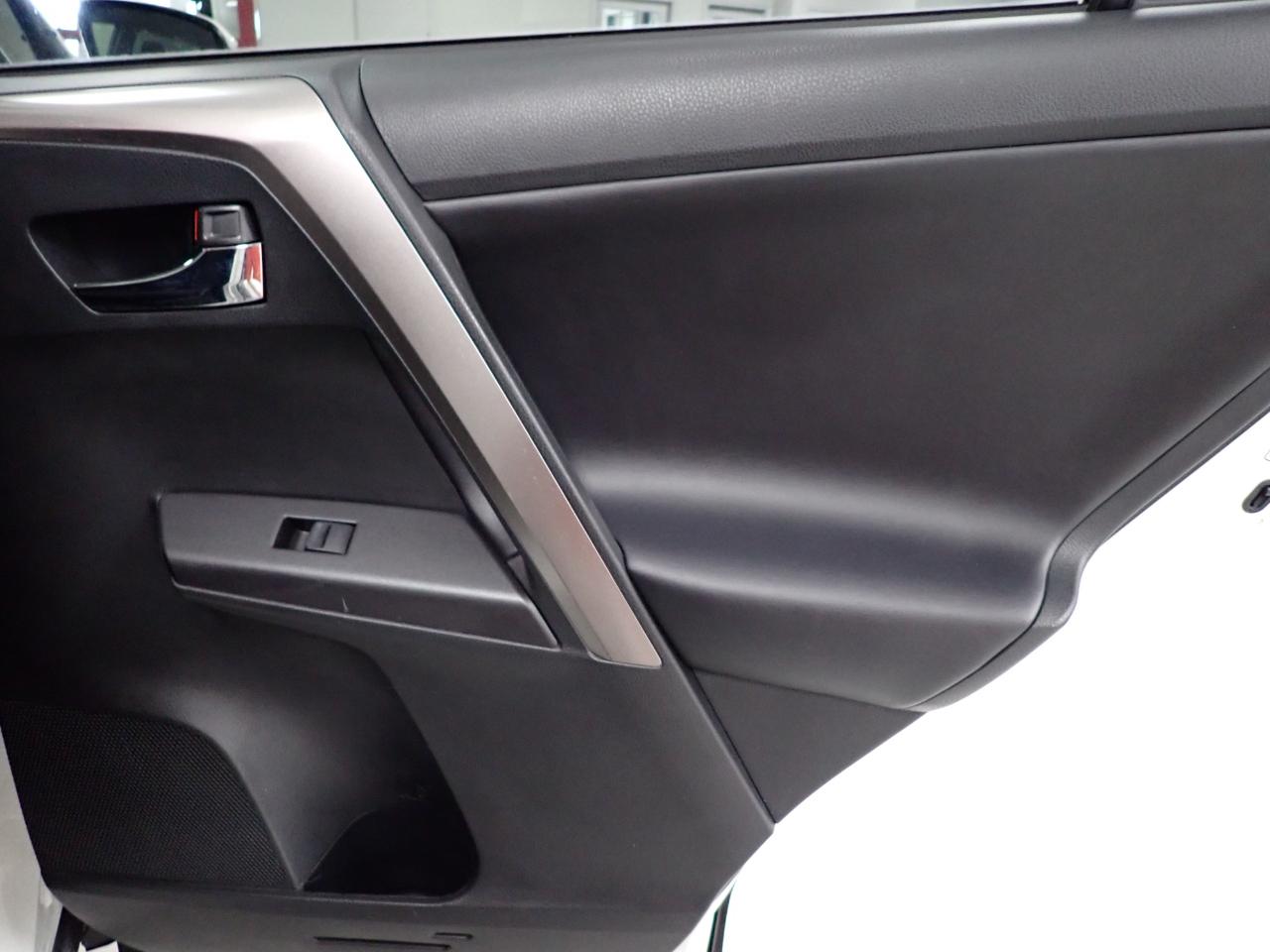 Toyota RAV4 XLE AWD 2018