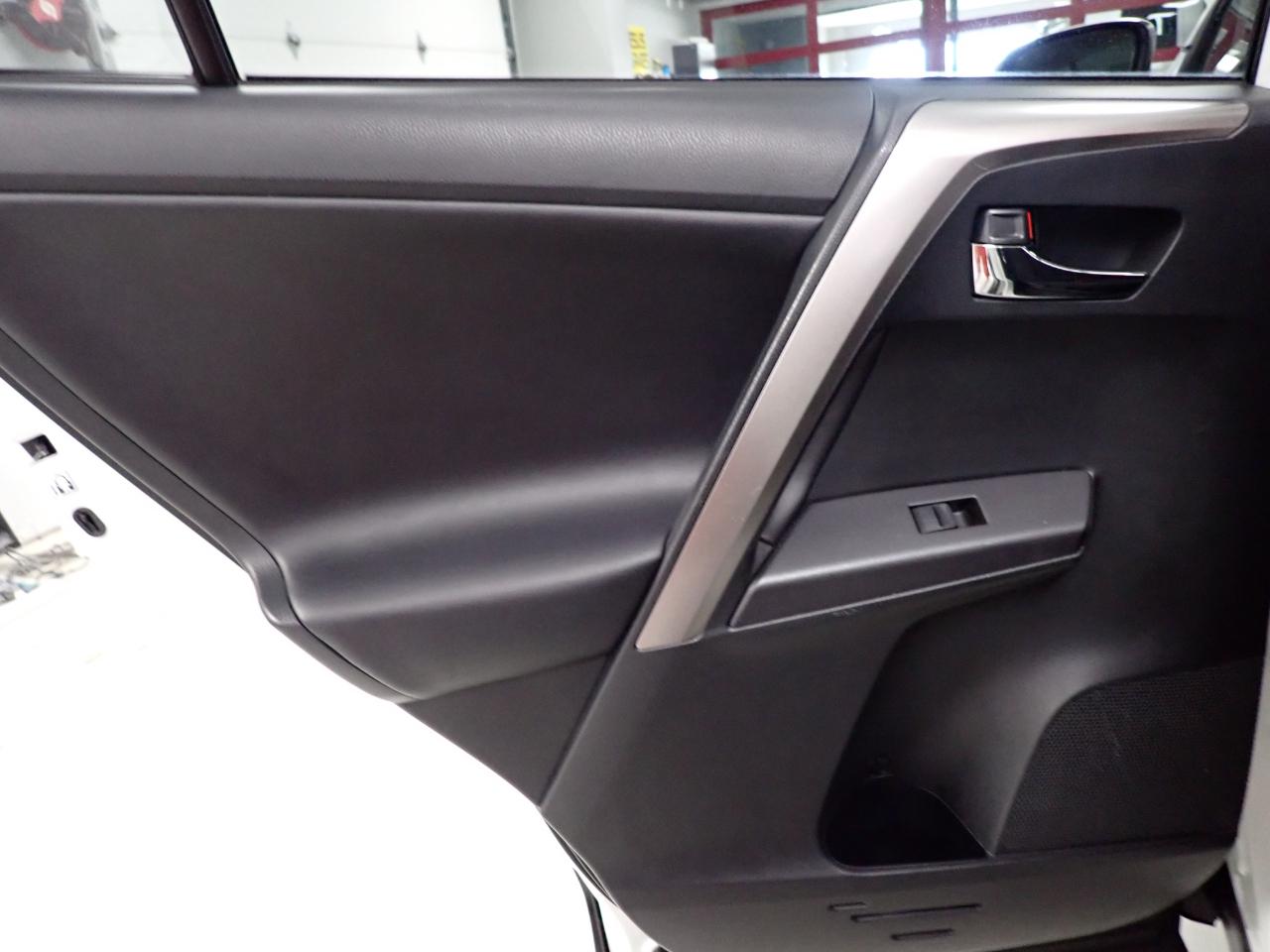 Toyota RAV4 XLE AWD 2018
