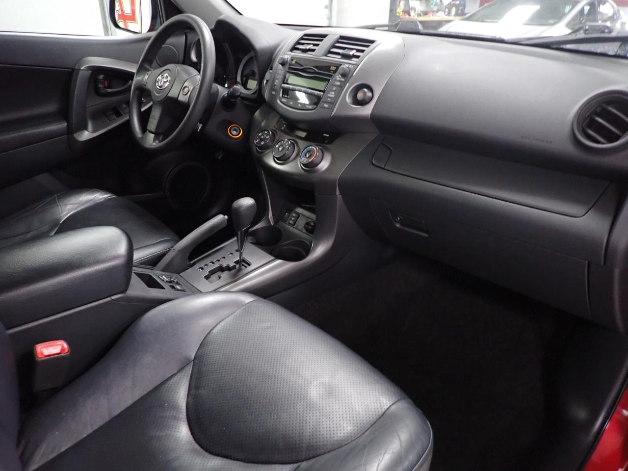 Toyota RAV4  2011