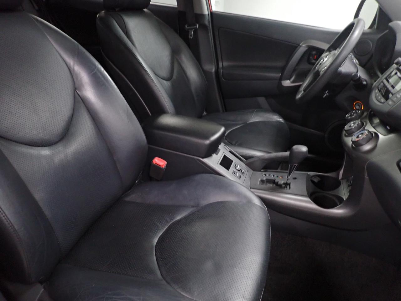 Toyota RAV4  2011