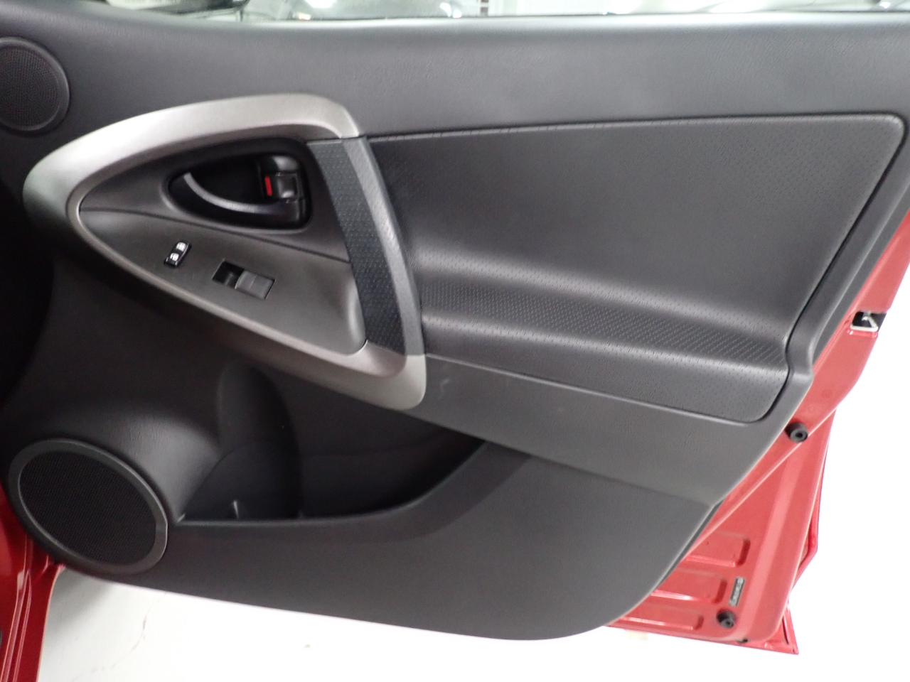 Toyota RAV4  2011