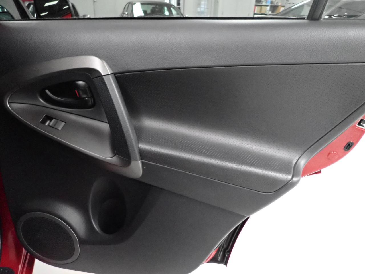 Toyota RAV4  2011