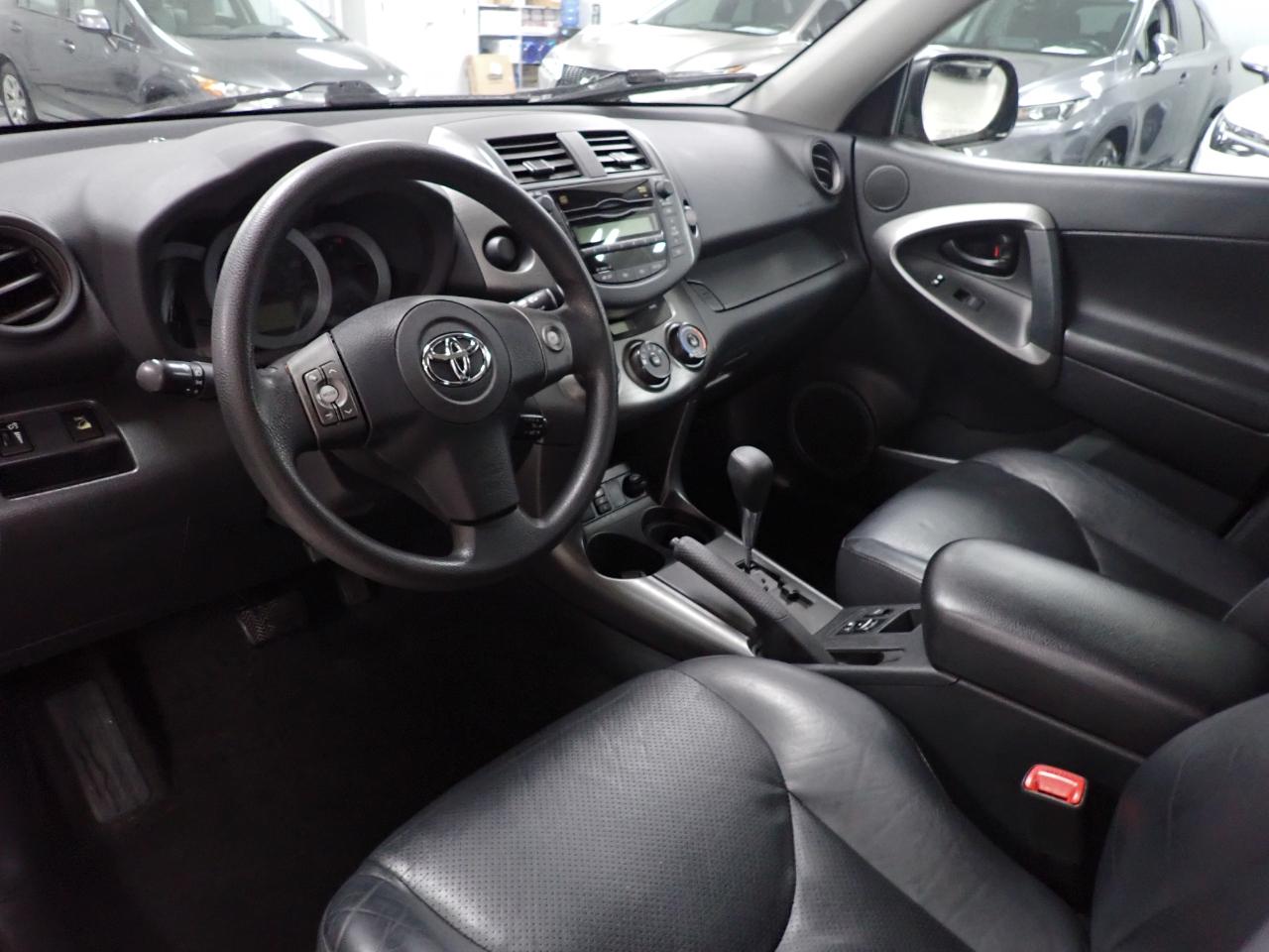 Toyota RAV4  2011