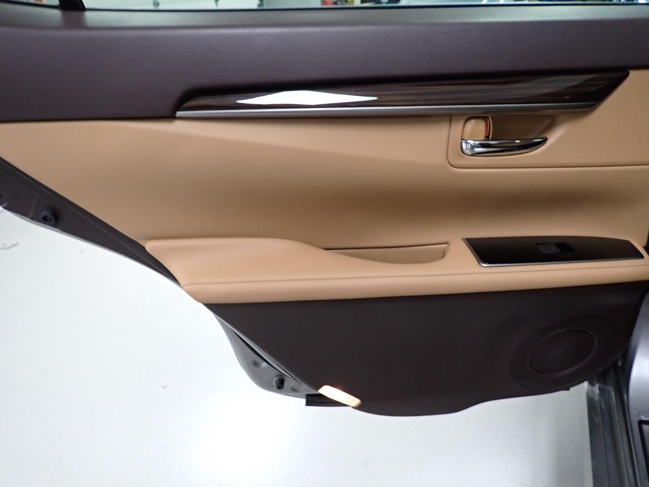 Lexus ES 300h Luxury 2016