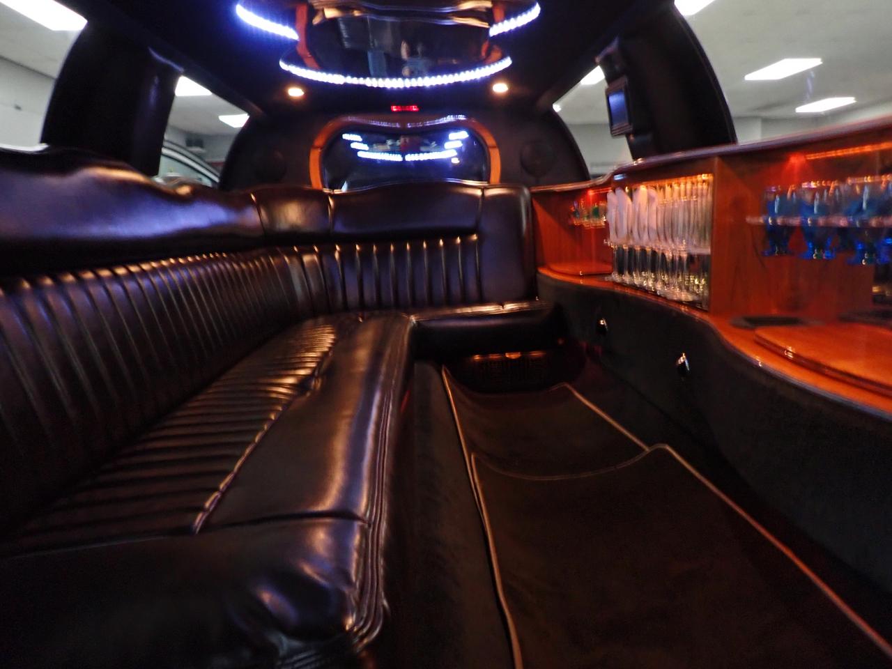 Lincoln Town Car Limousine 2004