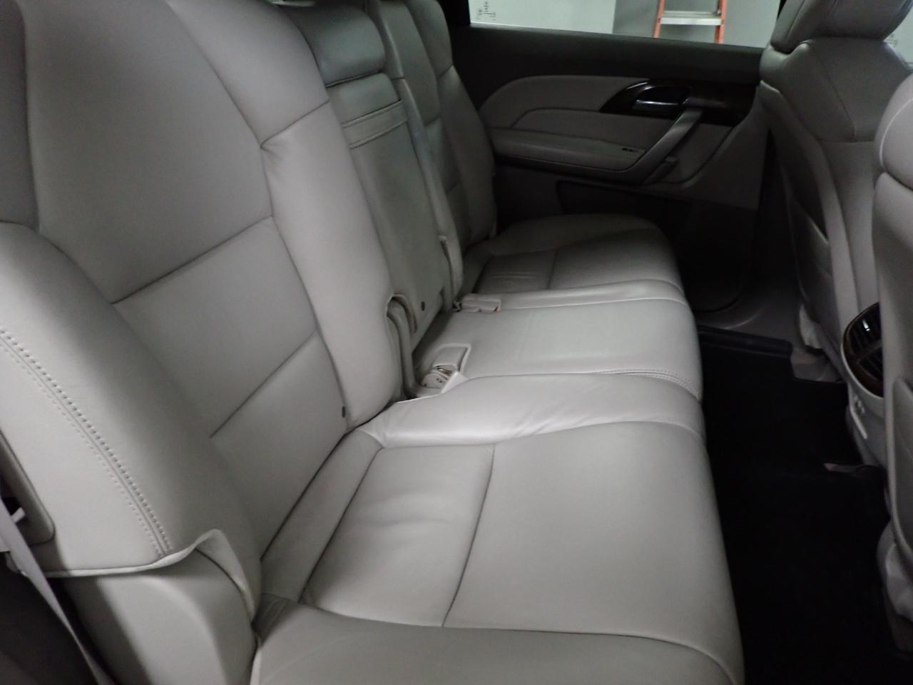 Acura MDX 6-Spd AT w/Tech and Entertainment Package 2011