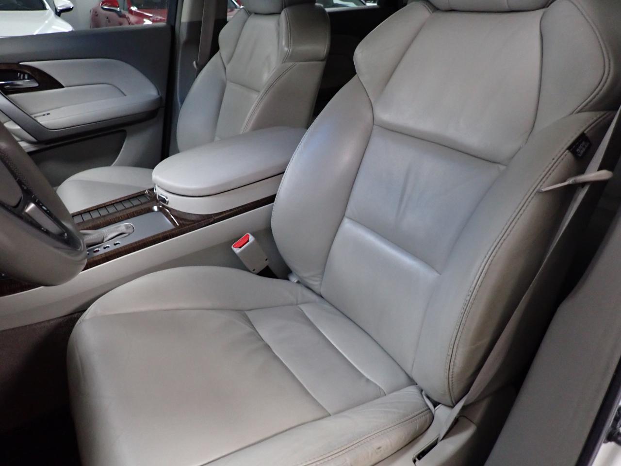 Acura MDX 6-Spd AT w/Tech and Entertainment Package 2011