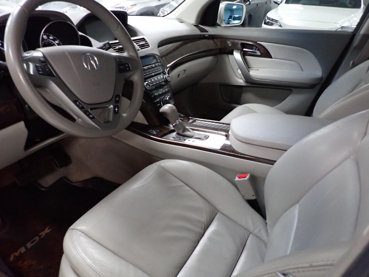 Acura MDX 6-Spd AT w/Tech and Entertainment Package 2011