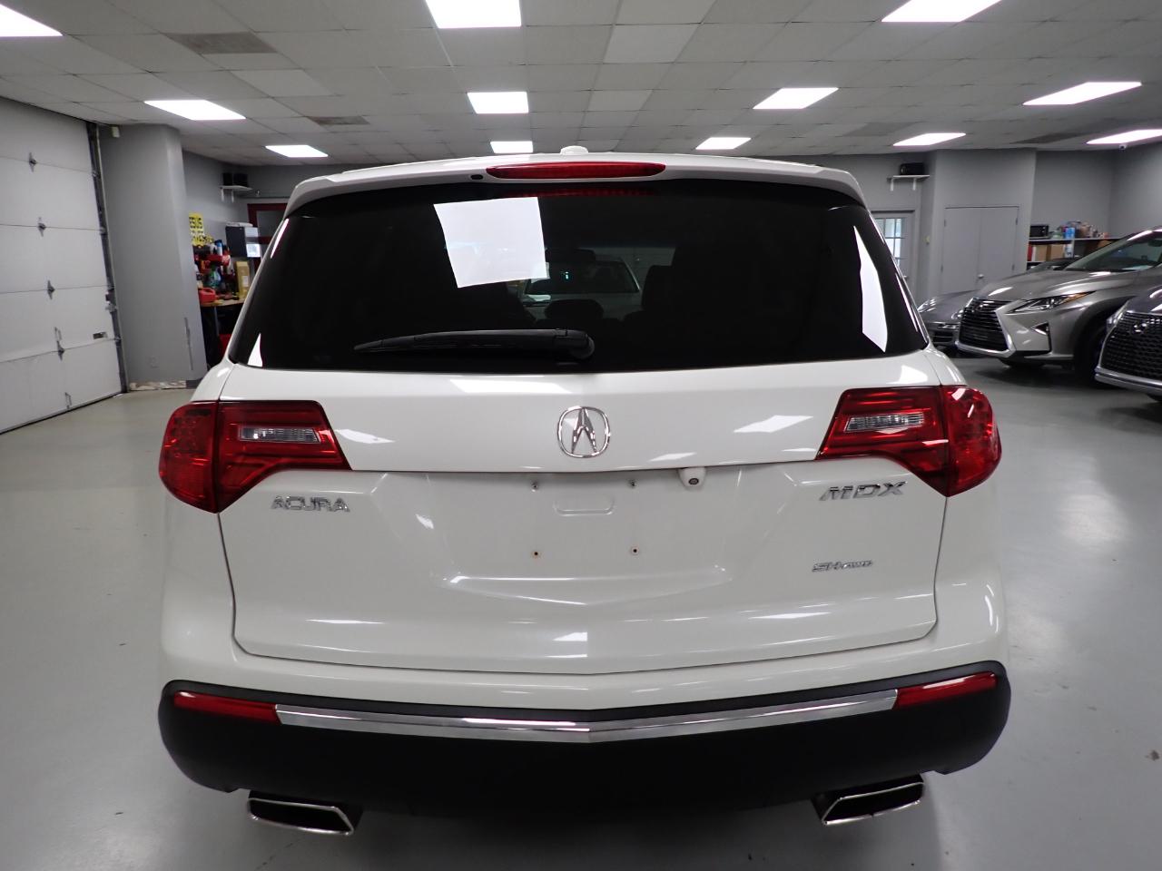 Acura MDX 6-Spd AT w/Tech and Entertainment Package 2011