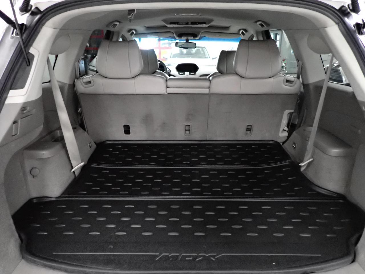 Acura MDX 6-Spd AT w/Tech and Entertainment Package 2011