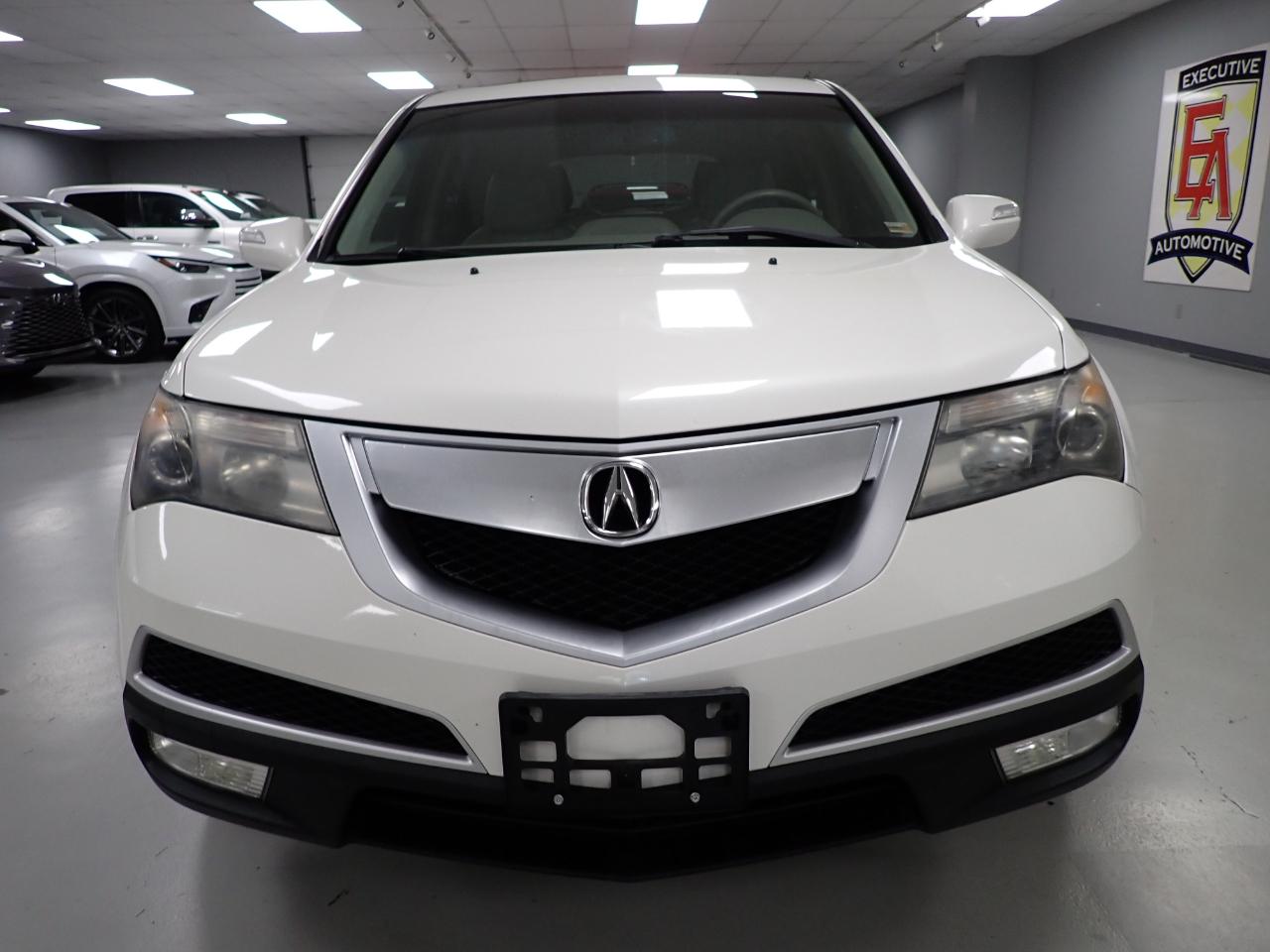 Acura MDX 6-Spd AT w/Tech and Entertainment Package 2011