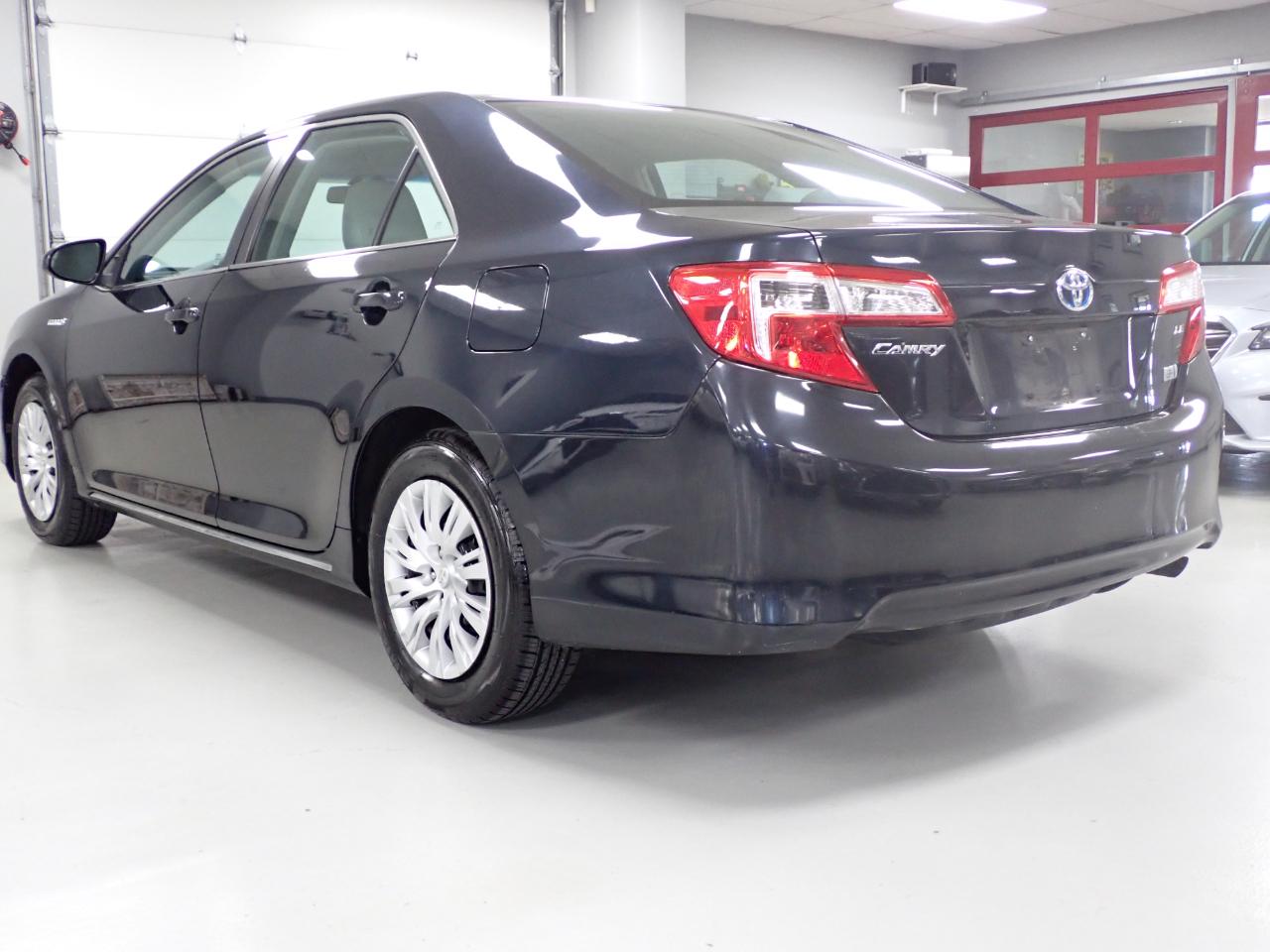 Toyota Camry Hybrid XLE 2013