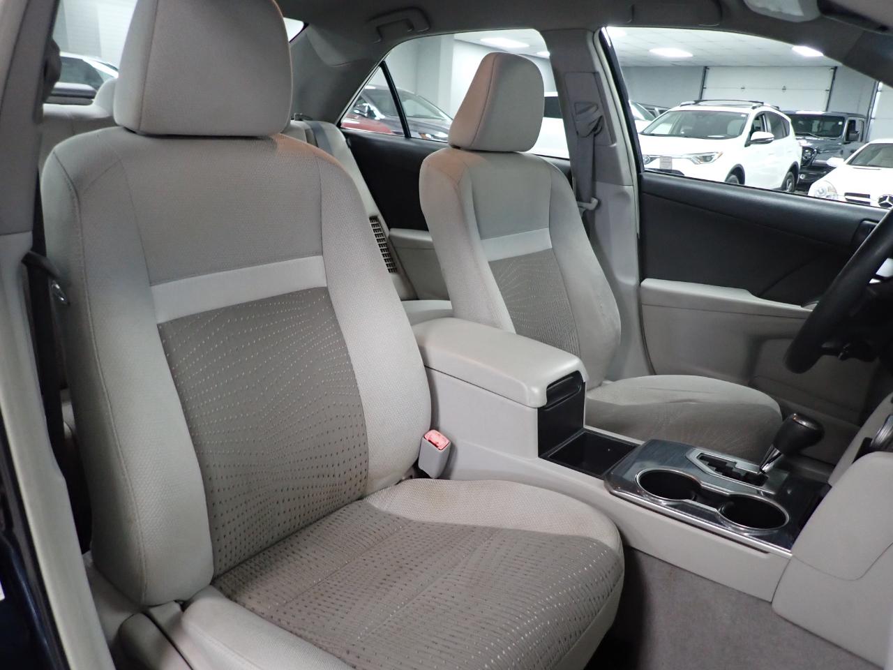 Toyota Camry Hybrid XLE 2013