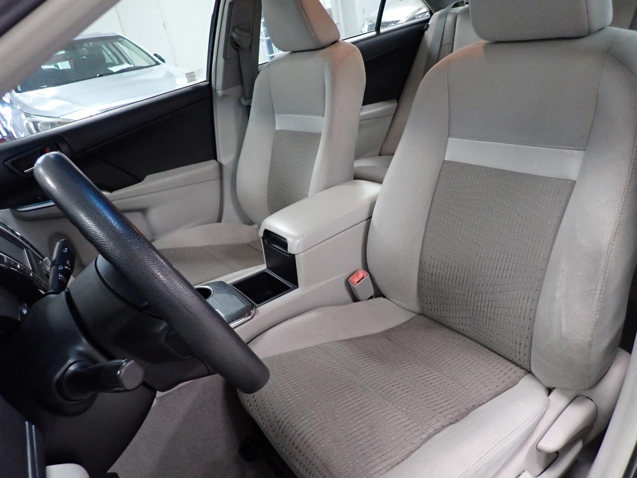Toyota Camry Hybrid XLE 2013