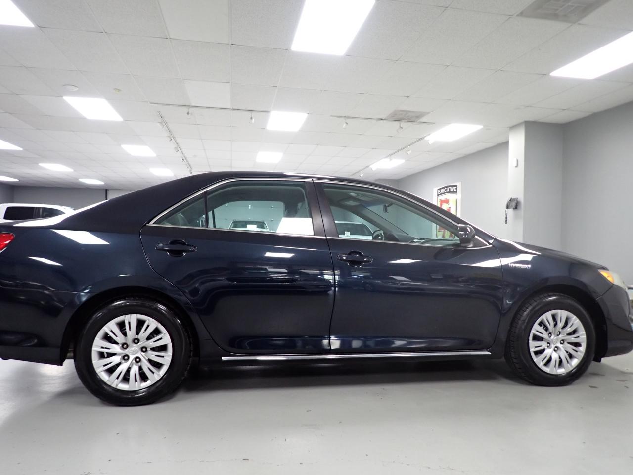 Toyota Camry Hybrid XLE 2013