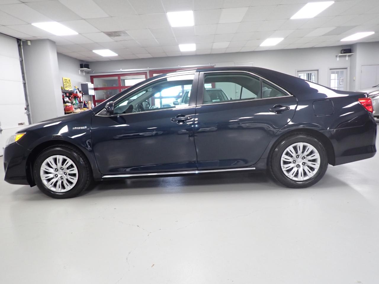 Toyota Camry Hybrid XLE 2013