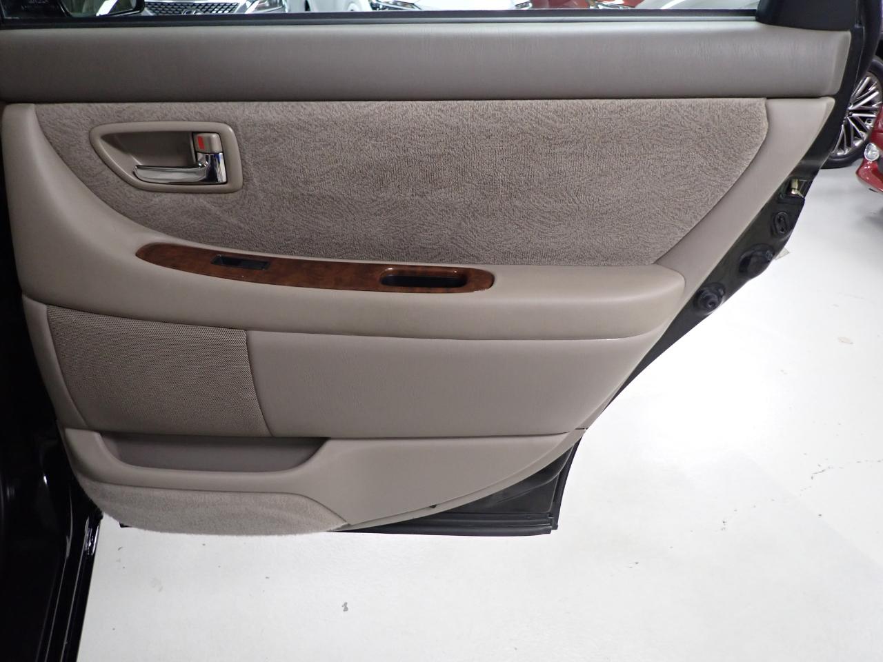 Toyota Avalon XL 2001