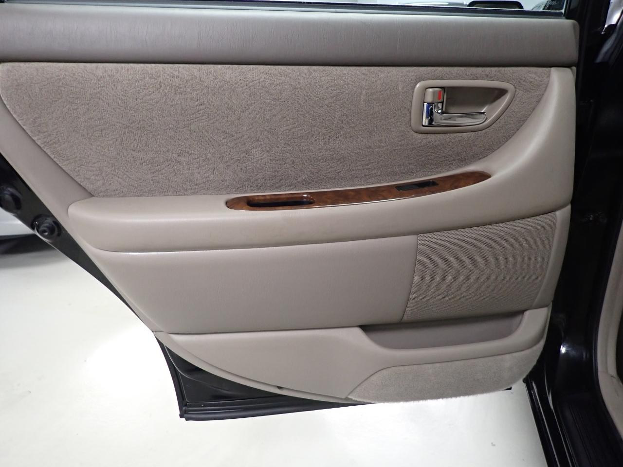 Toyota Avalon XL 2001