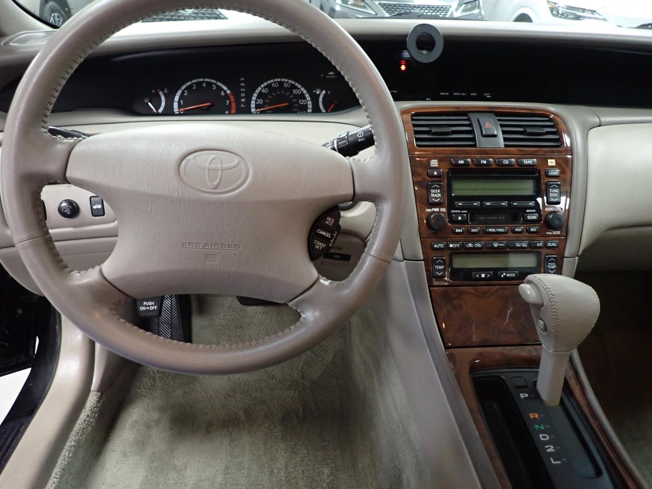 Toyota Avalon XL 2001
