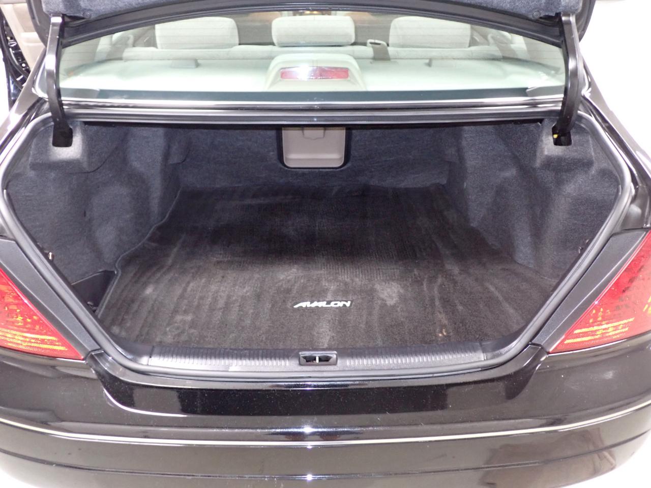 Toyota Avalon XL 2001
