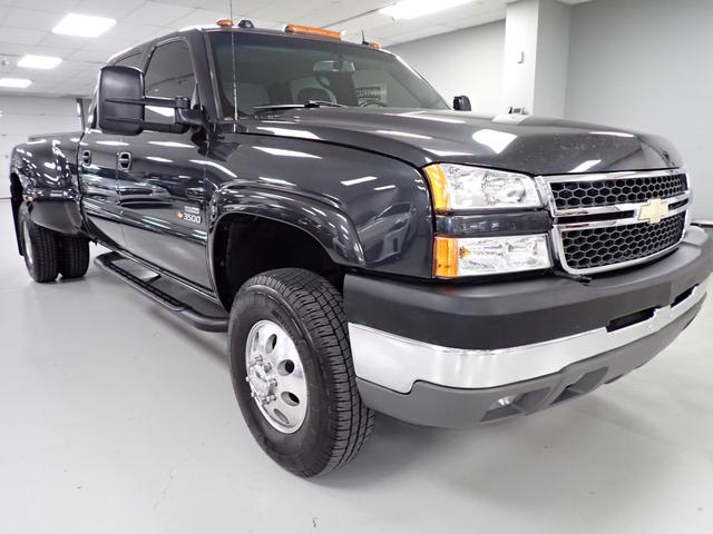 Black 2005 Chevrolet Silverado 3500 Pickup Truck Four-Wheel Drive