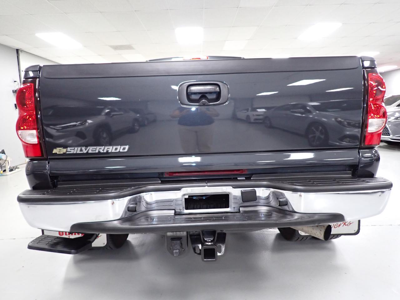 Chevrolet Silverado 3500 LS Crew Cab 4WD DRW 2005