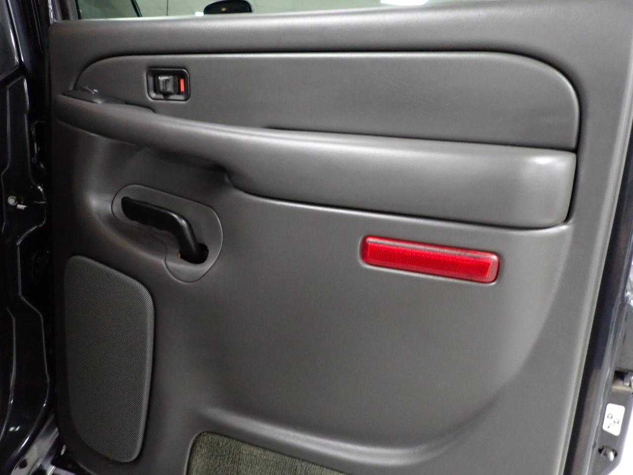 Chevrolet Silverado 3500 LS Crew Cab 4WD DRW 2005