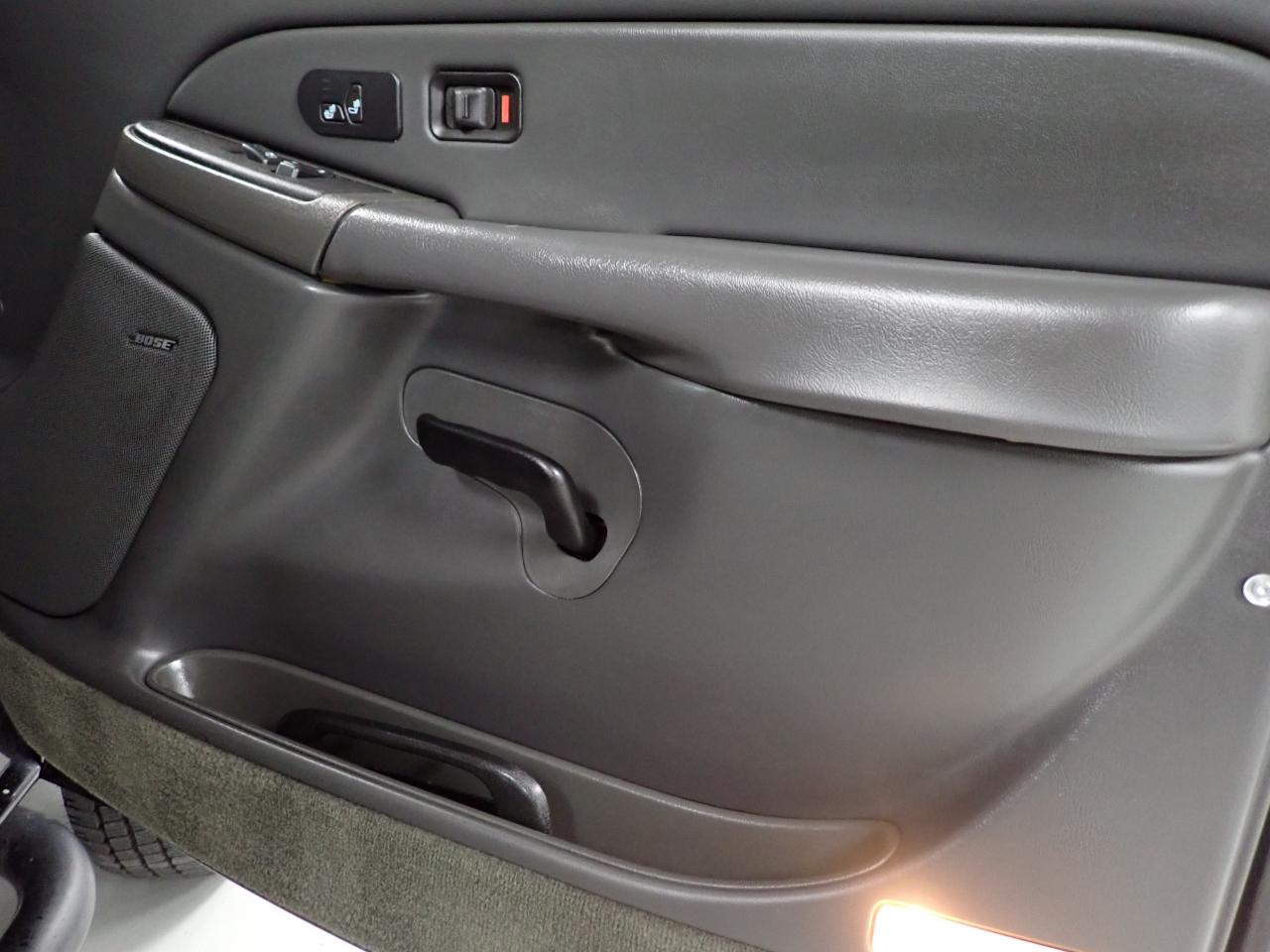 Chevrolet Silverado 3500 LS Crew Cab 4WD DRW 2005