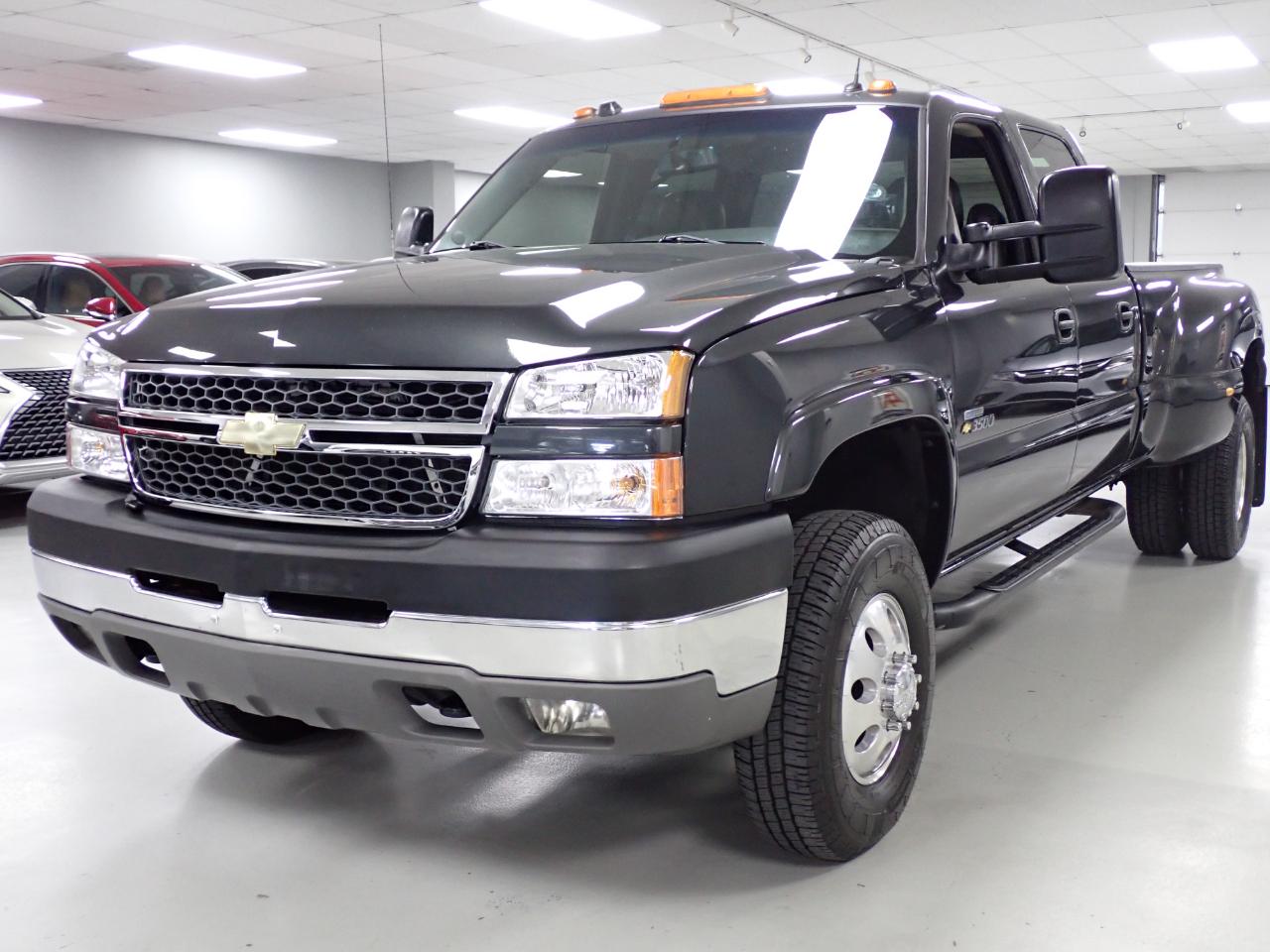 Chevrolet Silverado 3500 LS Crew Cab 4WD DRW 2005