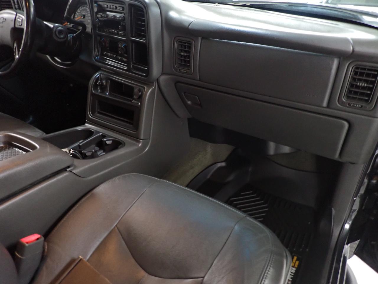 Chevrolet Silverado 3500 LS Crew Cab 4WD DRW 2005