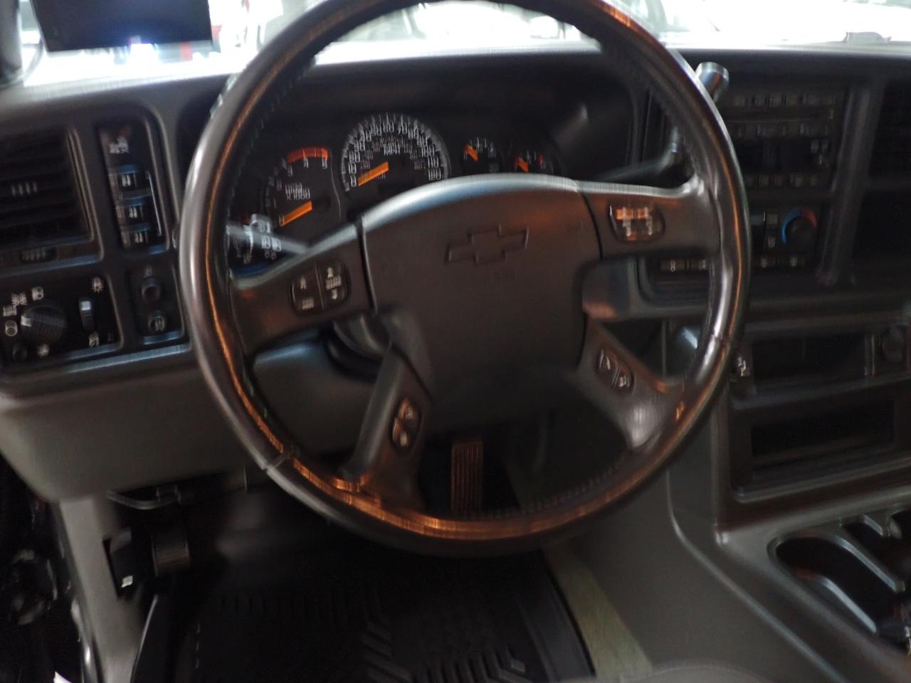 Chevrolet Silverado 3500 LS Crew Cab 4WD DRW 2005