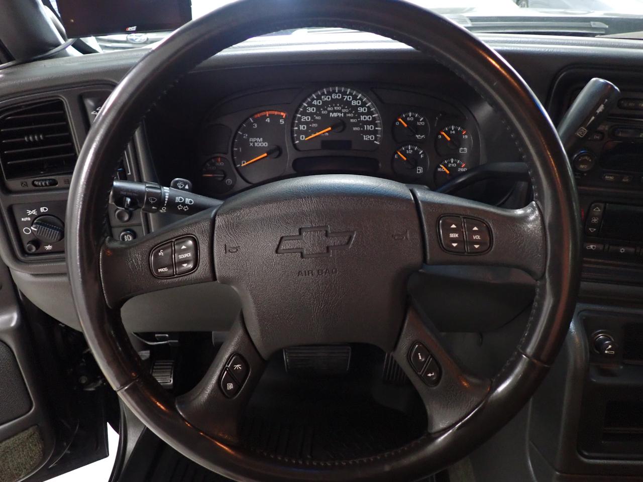 Chevrolet Silverado 3500 LS Crew Cab 4WD DRW 2005