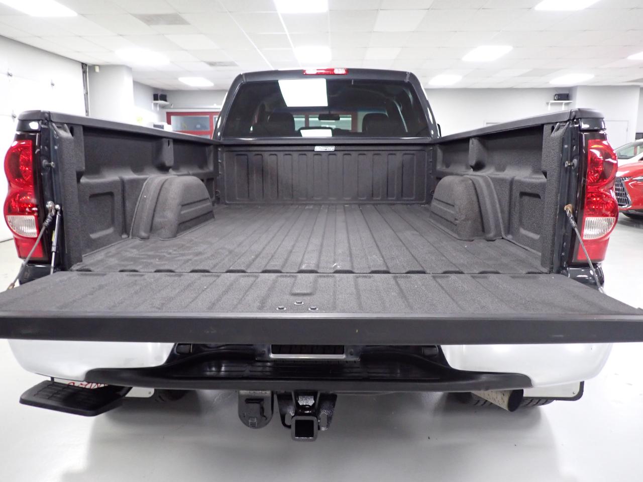 Chevrolet Silverado 3500 LS Crew Cab 4WD DRW 2005
