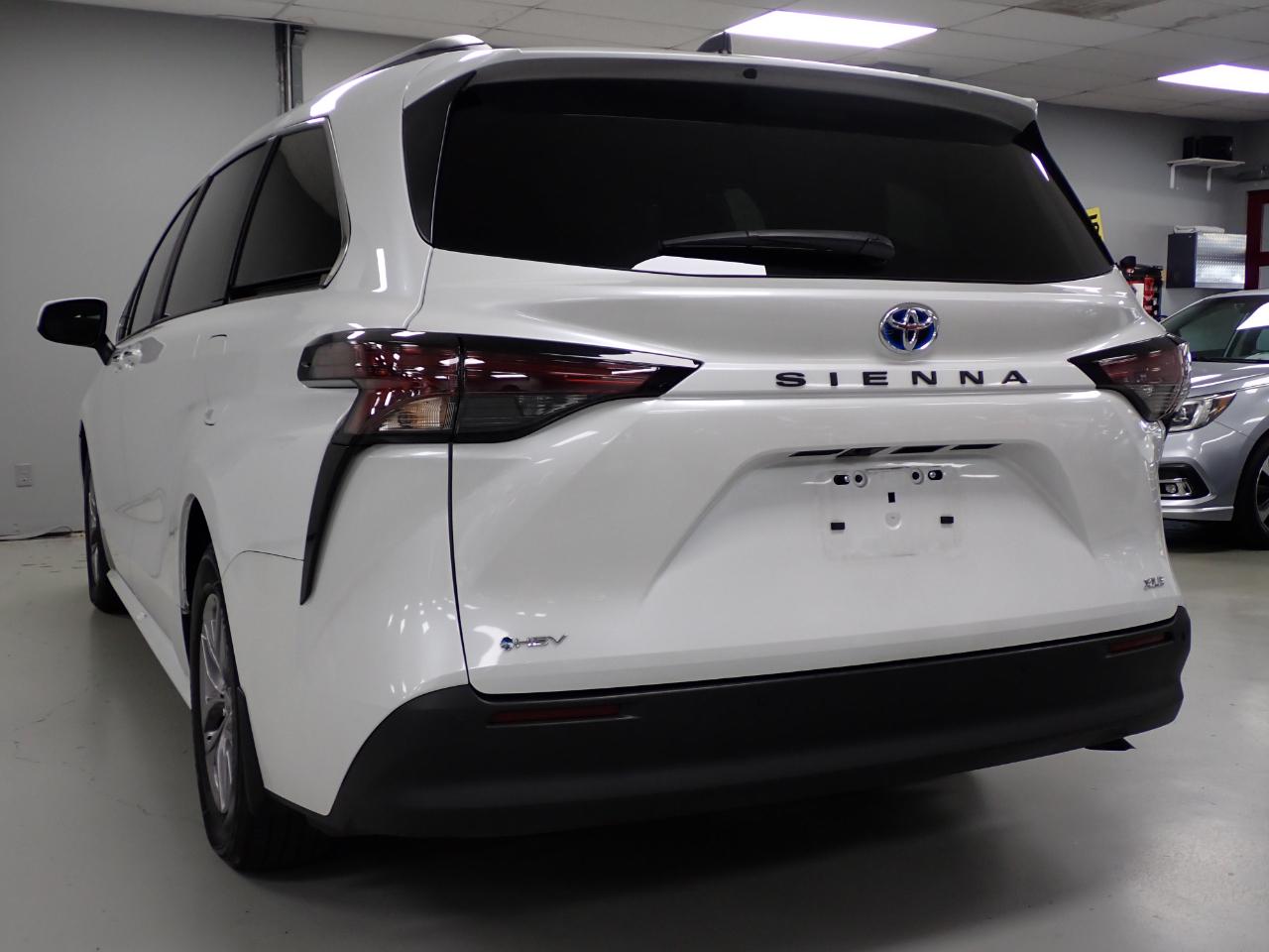 Toyota Sienna XLE 7-Passenger 2025