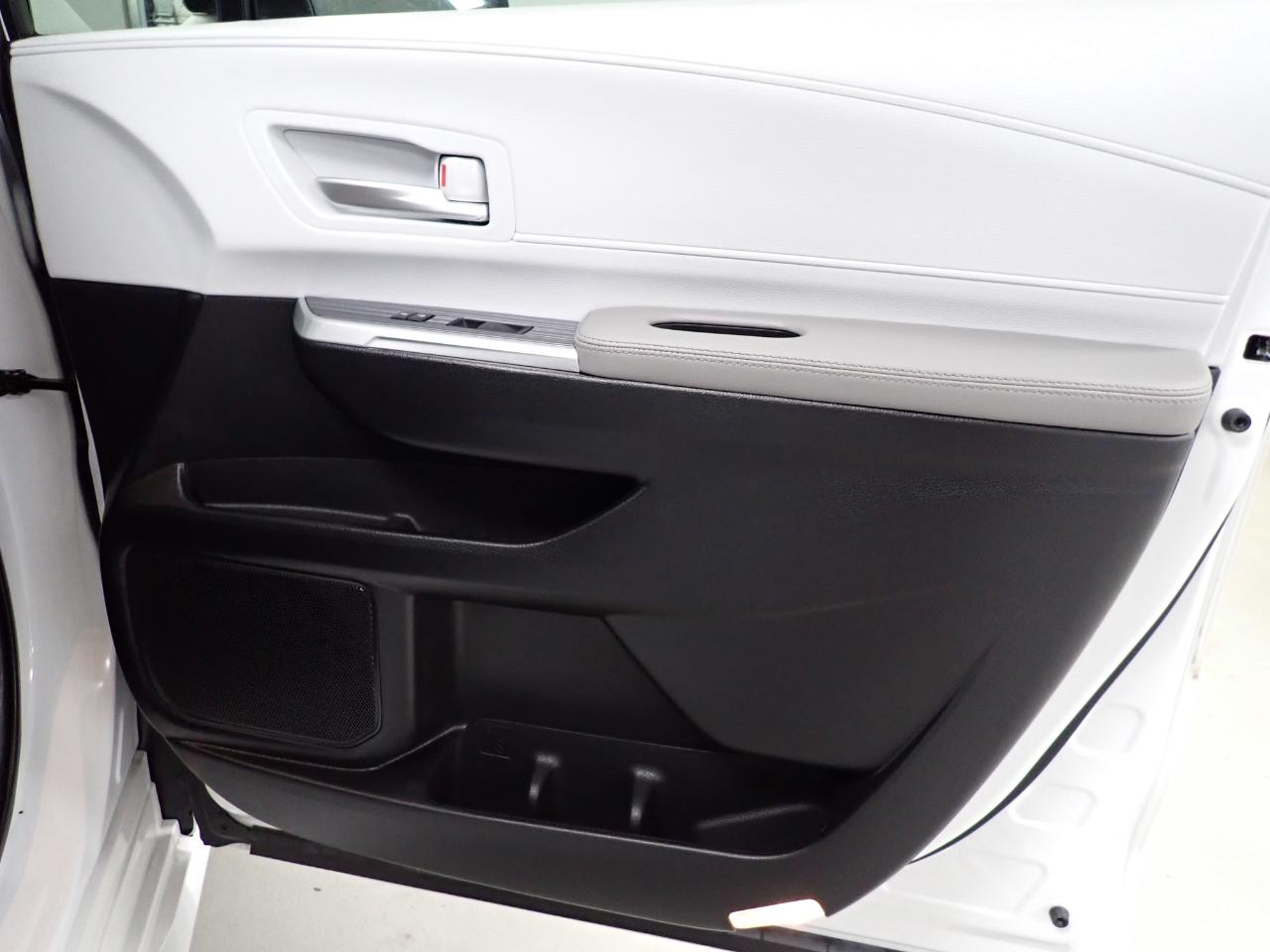 Toyota Sienna XLE 7-Passenger 2025