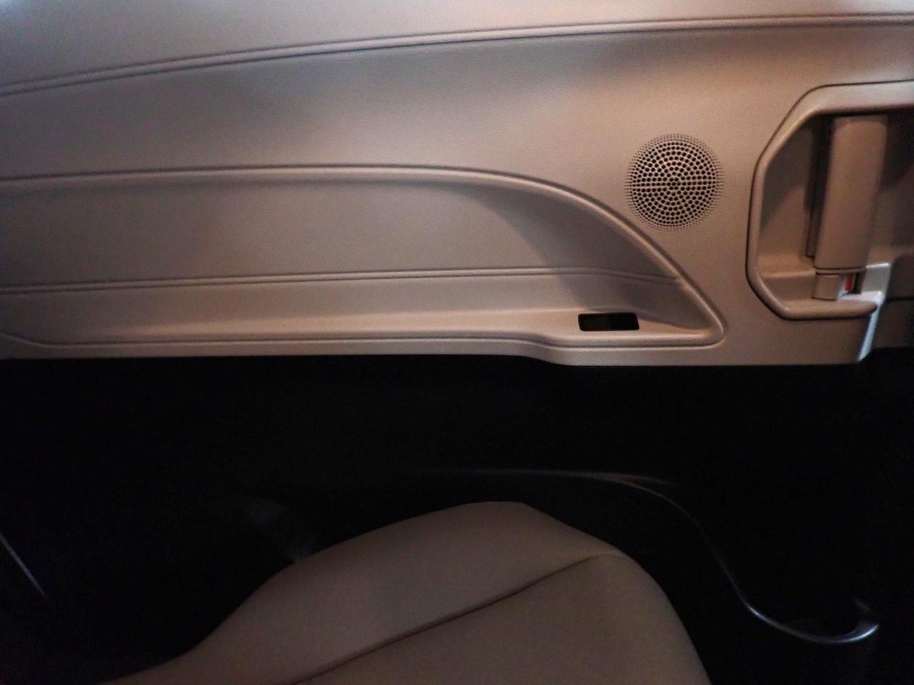 Toyota Sienna XLE 7-Passenger 2025