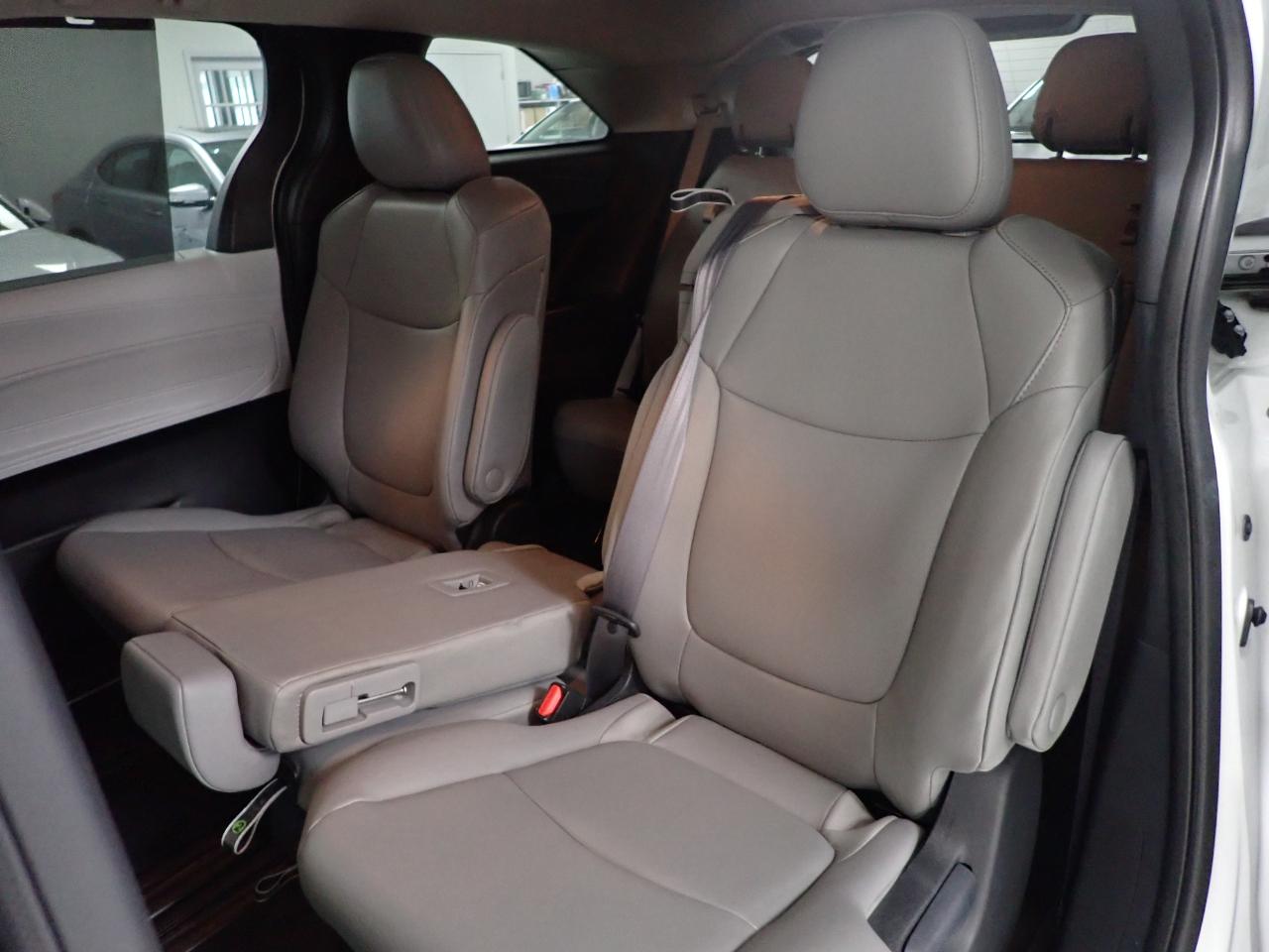 Toyota Sienna XLE 7-Passenger 2025