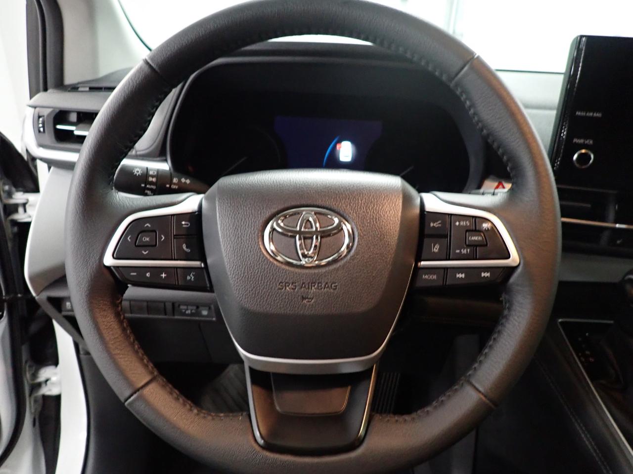 Toyota Sienna XLE 7-Passenger 2025
