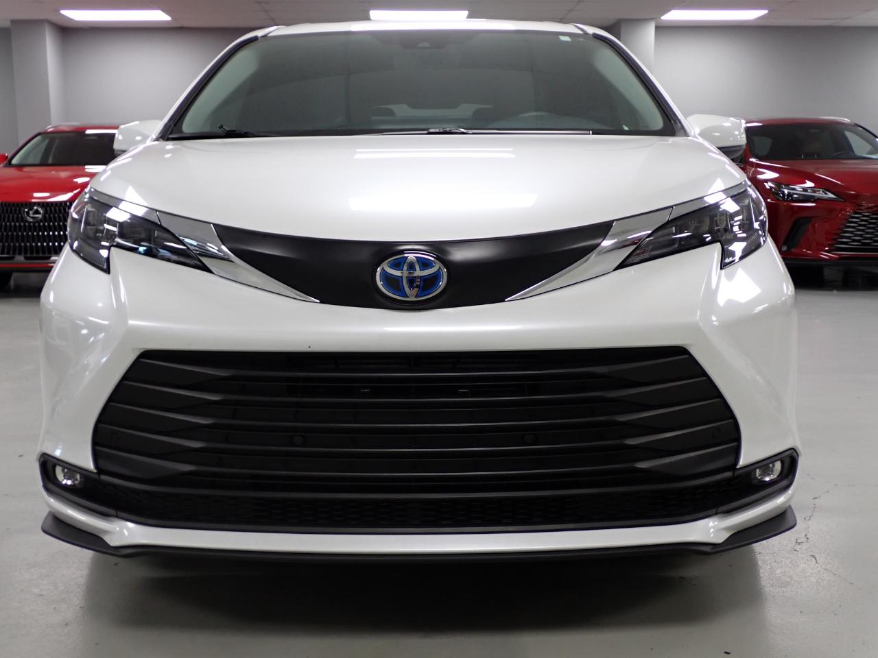 Toyota Sienna XLE 7-Passenger 2025