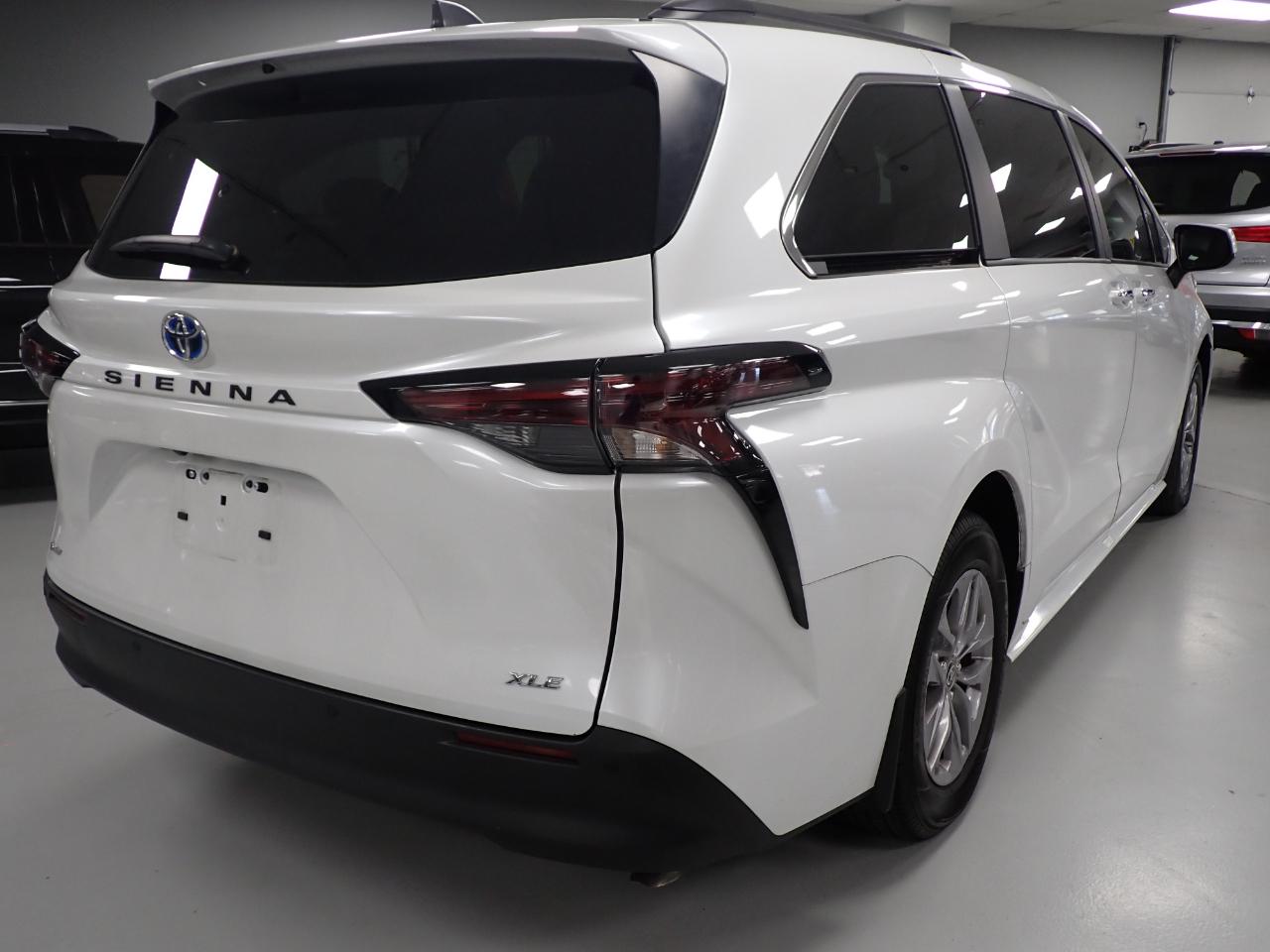 Toyota Sienna XLE 7-Passenger 2025