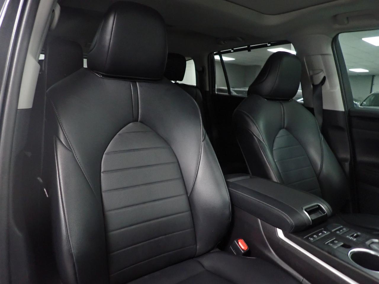 Toyota Highlander XLE AWD V6 2021