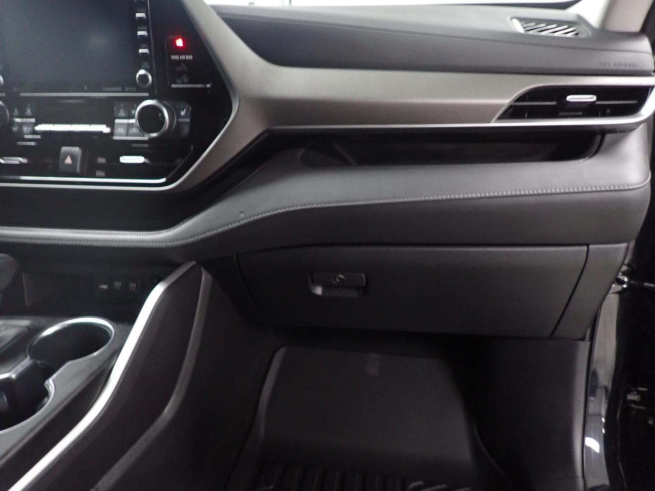 Toyota Highlander XLE AWD V6 2021