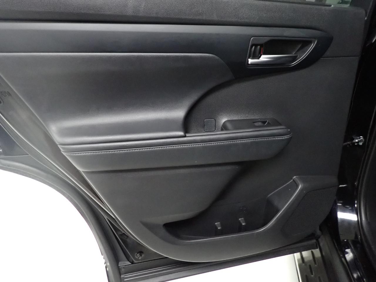 Toyota Highlander XLE AWD V6 2021