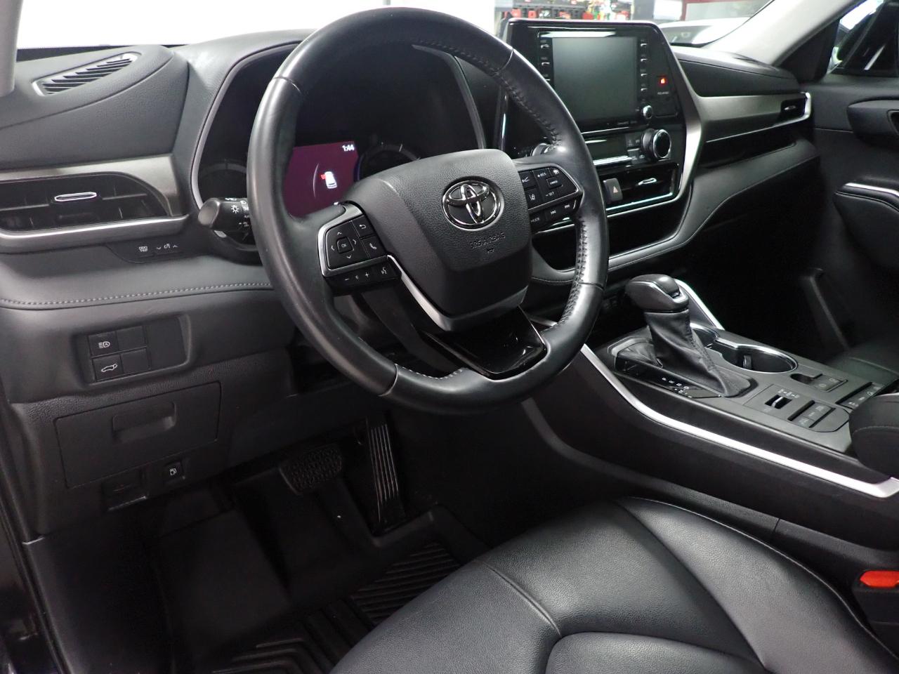 Toyota Highlander XLE AWD V6 2021