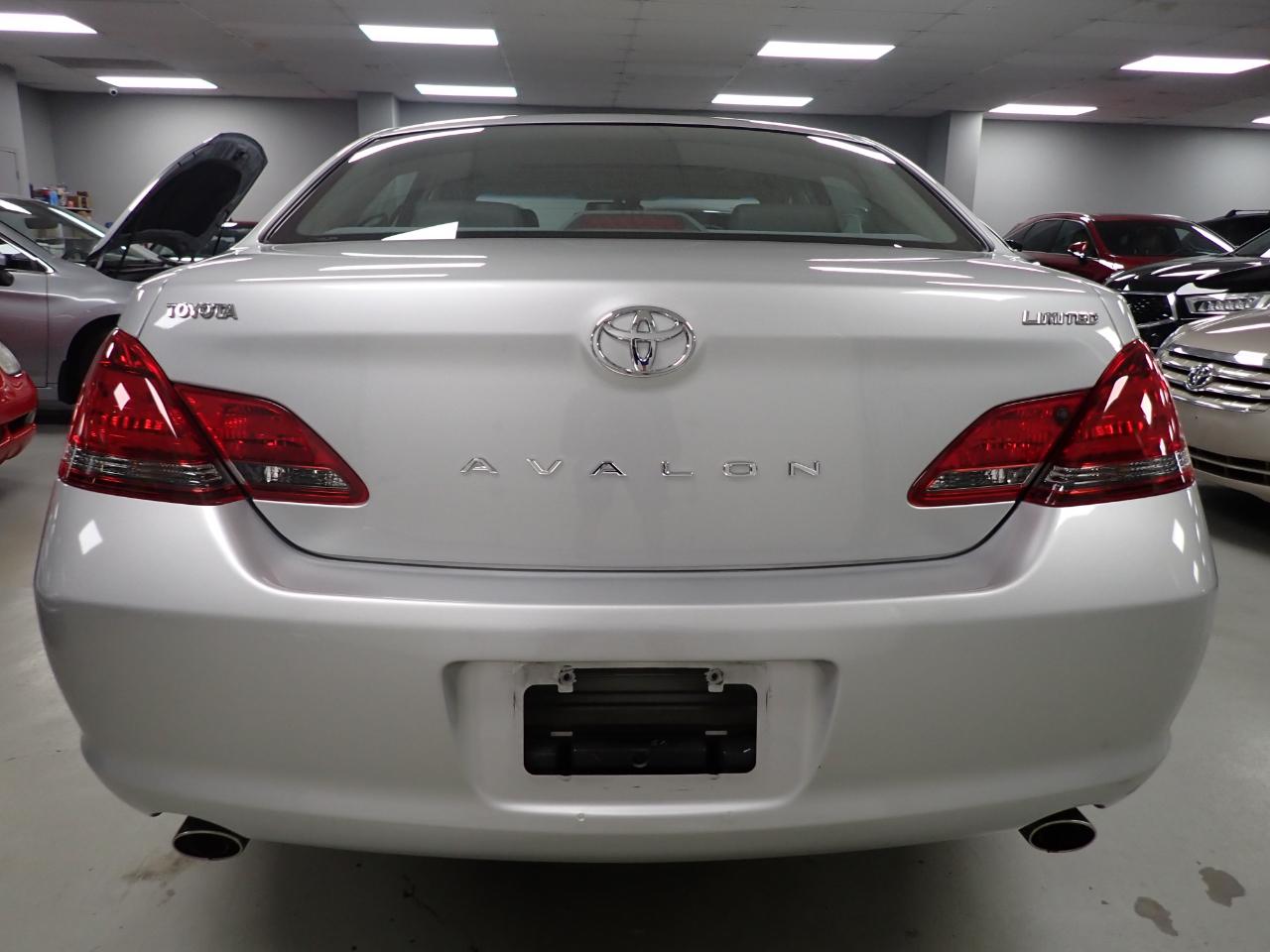 Toyota Avalon XLS 2008