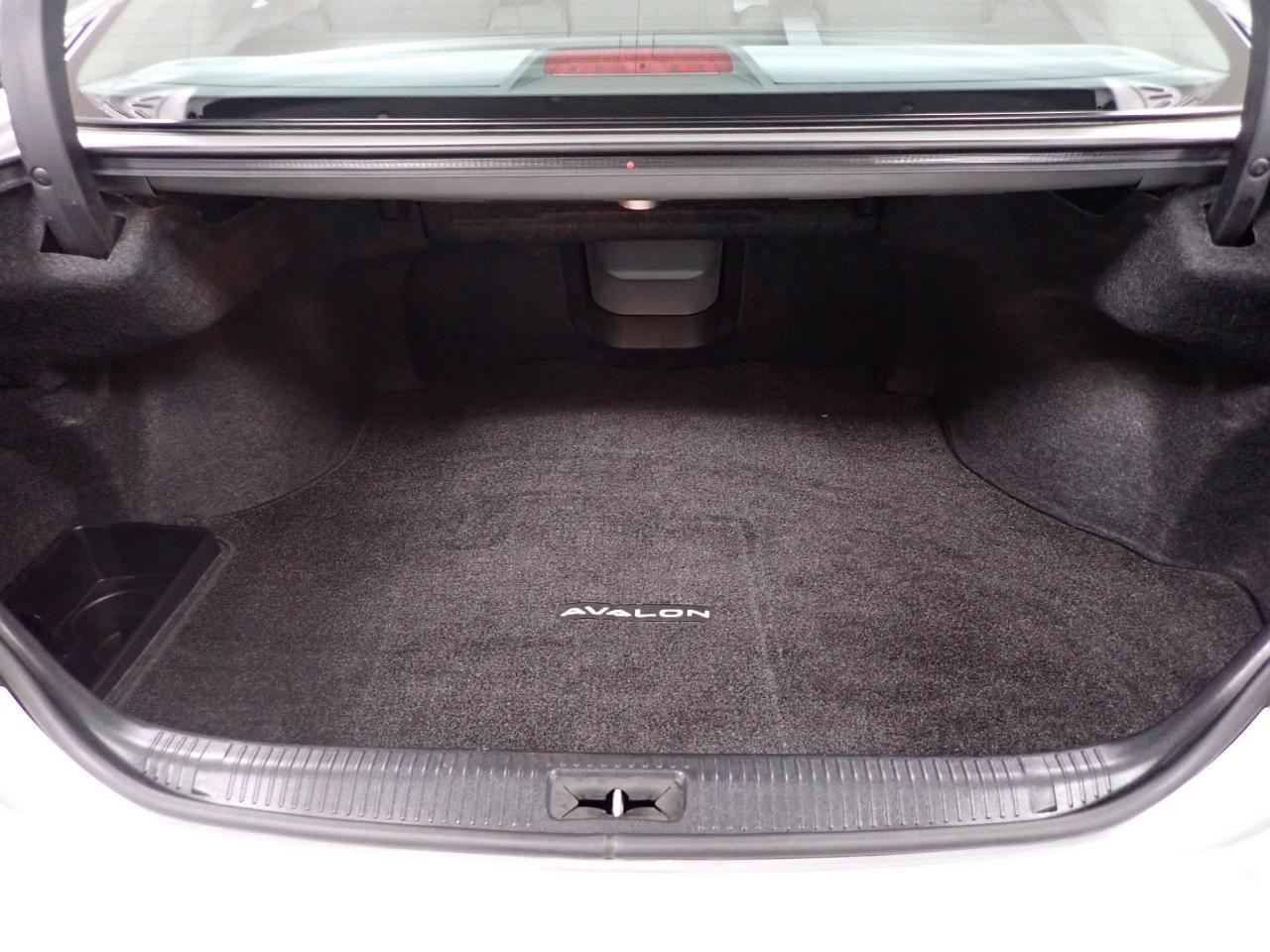 Toyota Avalon XLS 2008